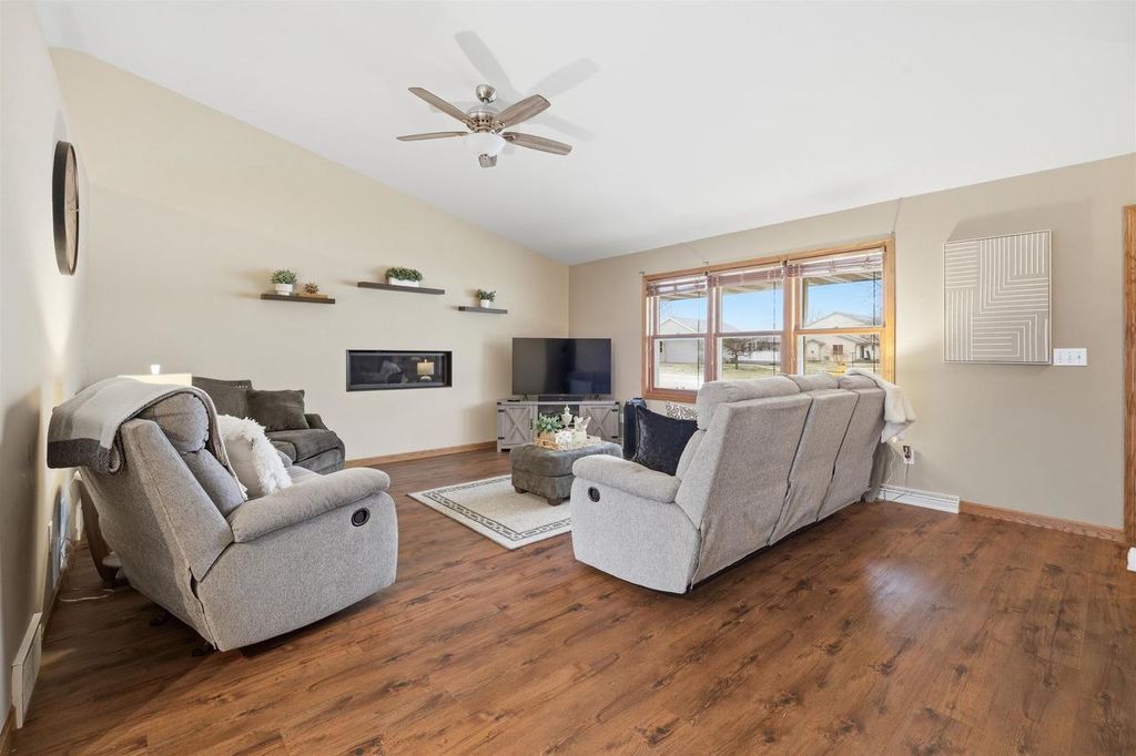 Photo of 109 Nicole LANE, Wrightstown, WI 54180 (MLS # 50320033)