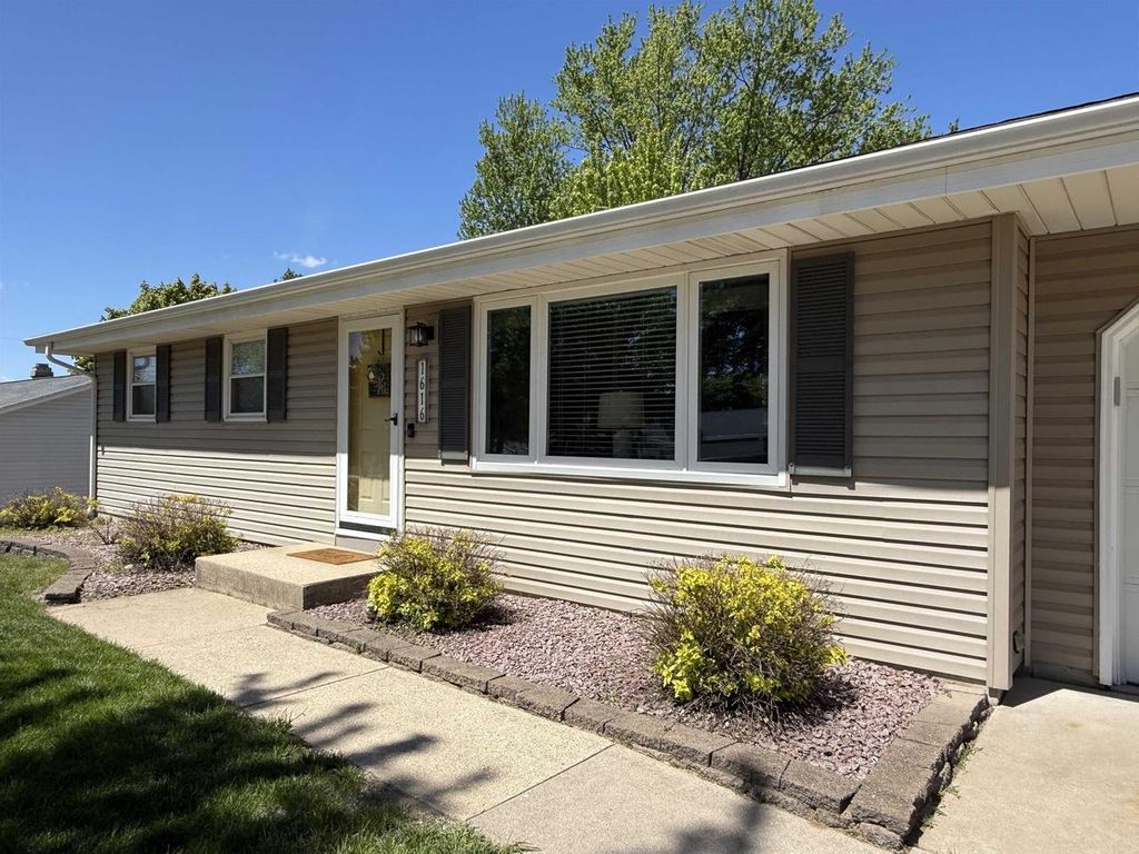 Photo of 1616 Crestview STREET, Janesville, WI 53546 (MLS # 2023250)