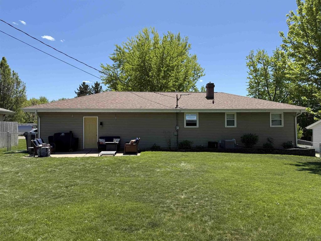 Photo of 1616 Crestview STREET, Janesville, WI 53546 (MLS # 2023250)