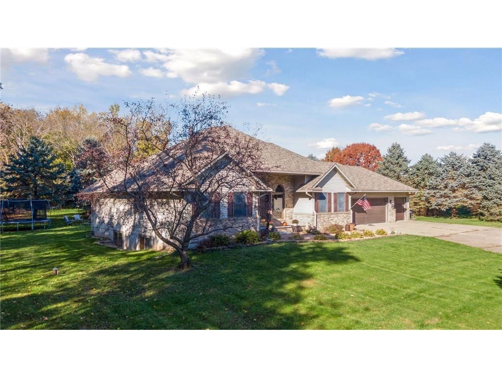 Photo of 582 Country Oaks LANE, River Falls, WI 54022 (MLS # 7030238)