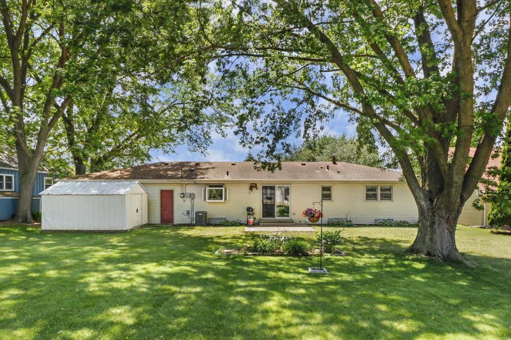 Photo of 421 Patrick AVENUE, Waunakee, WI 53597 (MLS # 2021943)