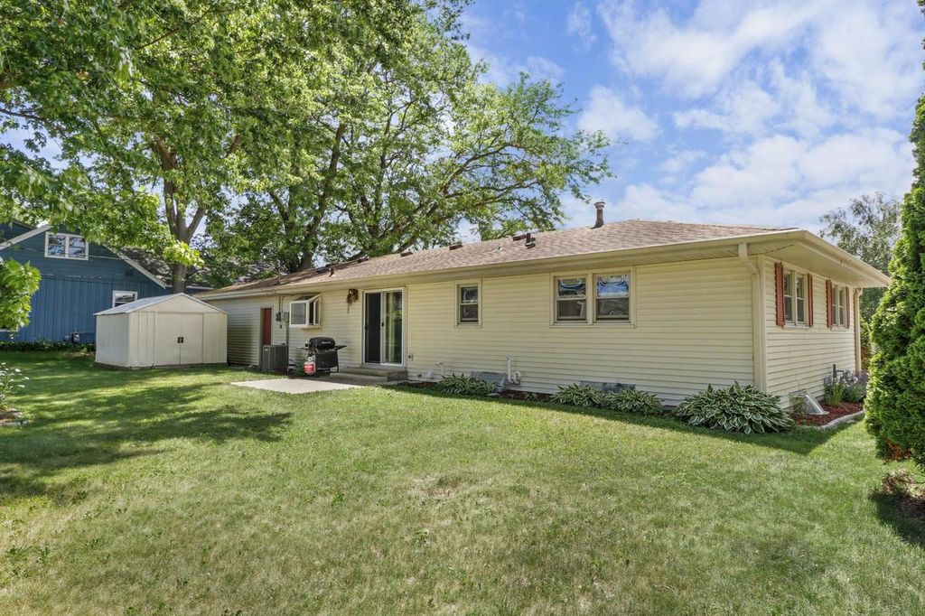 Photo of 421 Patrick AVENUE, Waunakee, WI 53597 (MLS # 2021943)