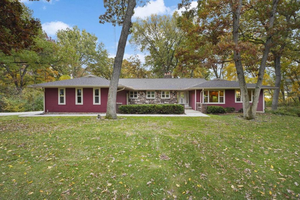 Photo of 2945 Wyndwood WAY, Sun Prairie, WI 53590 (MLS # 2011332)