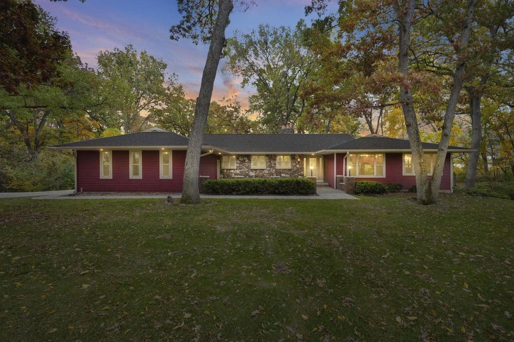 Photo of 2945 Wyndwood WAY, Sun Prairie, WI 53590 (MLS # 2011332)