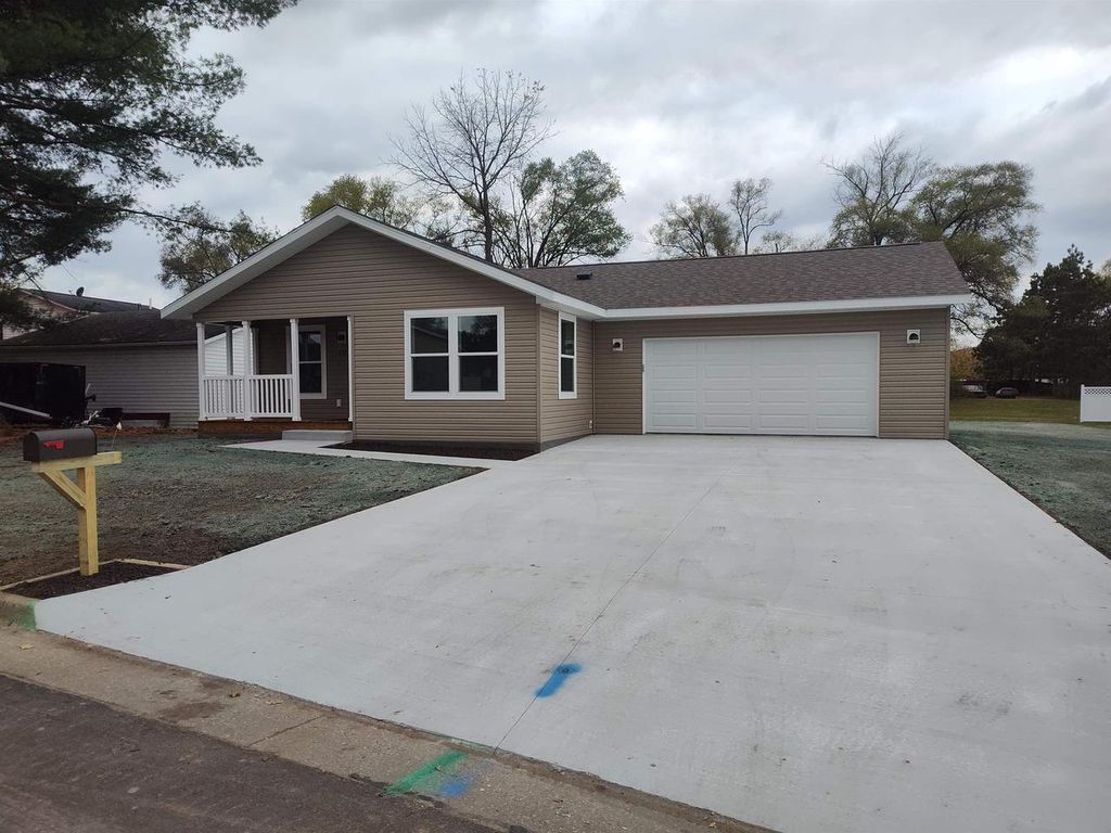 Photo of 137 Pine Circle Pine Circle Drive STREET, Boscobel, WI 53805 (MLS # 2011662)