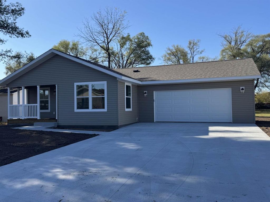 Photo of 137 Pine Circle Pine Circle Drive STREET, Boscobel, WI 53805 (MLS # 2011662)