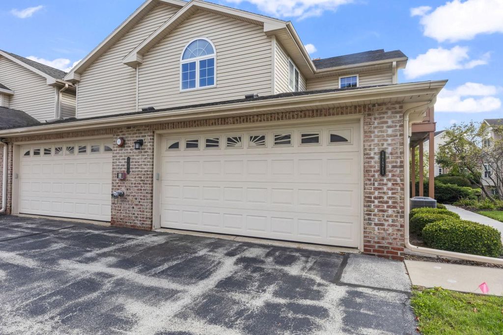 Photo of 17871 W Radam DRIVE, New Berlin, WI 53146 (MLS # 1939606)