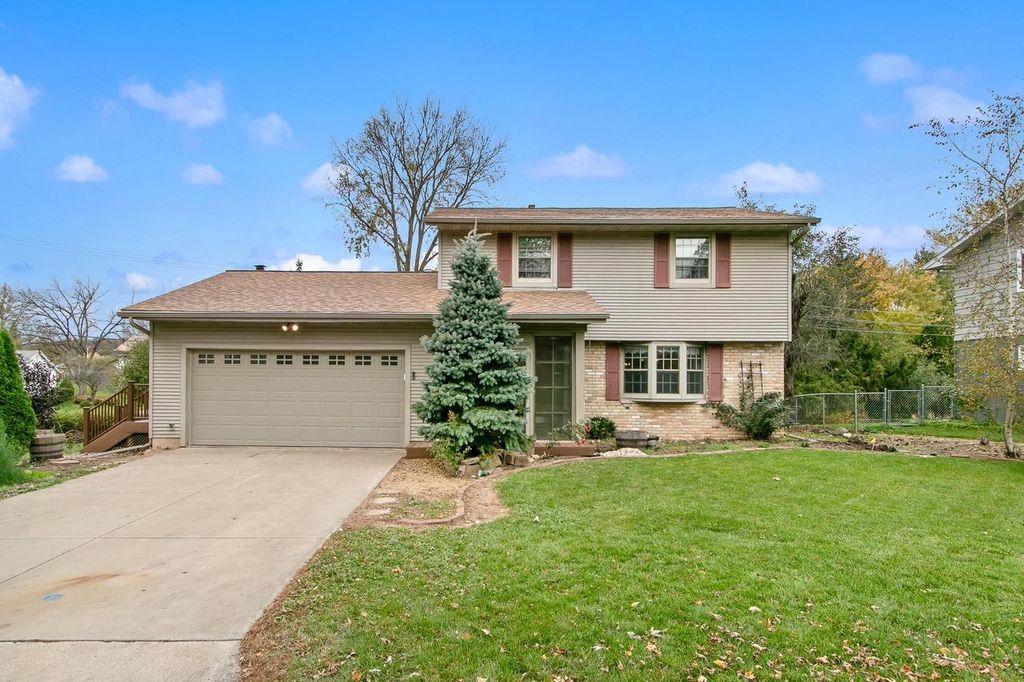 Photo of 2403 Martin STREET, Cross Plains, WI 53528 (MLS # 2011488)