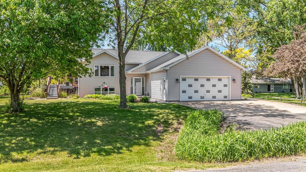 Photo of 3393 Harbor Bay ROAD, Oshkosh, WI 54901 (MLS # 50326182)