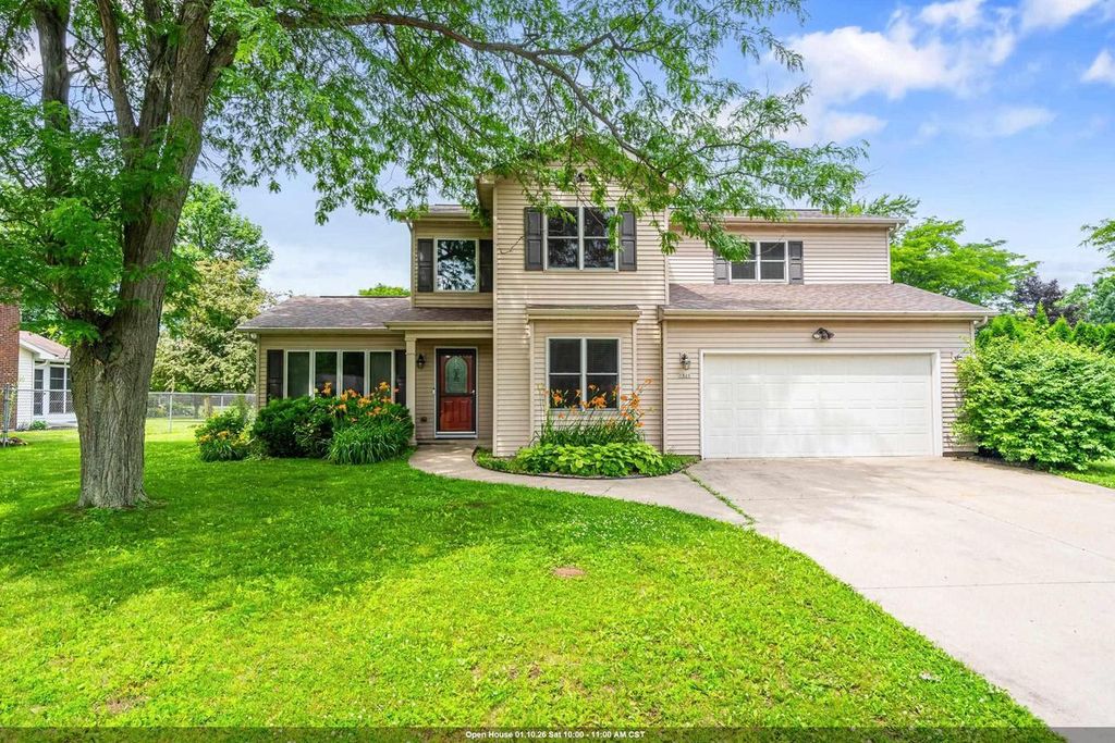 Photo of 1325 S Westhaven DRIVE, Oshkosh, WI 54904 (MLS # 50319713)