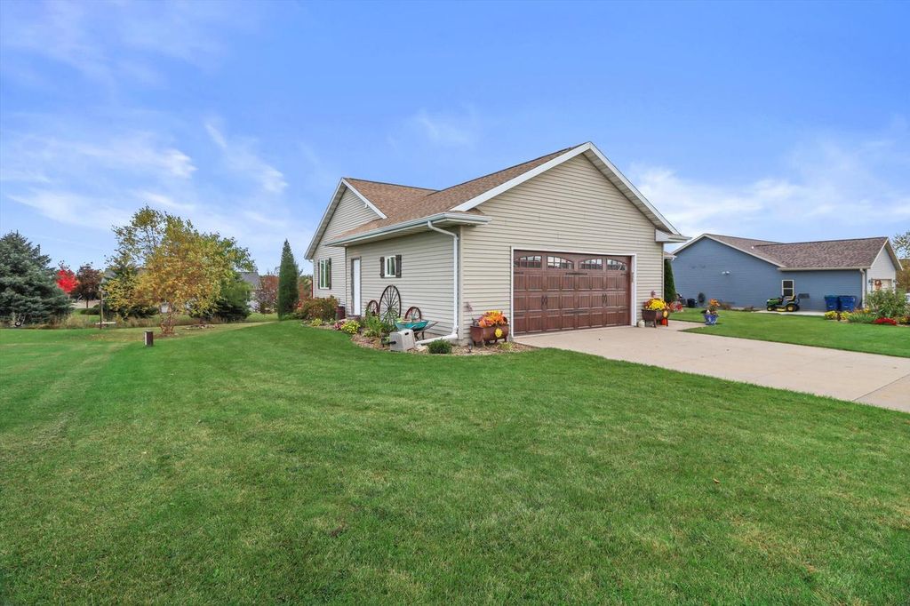 Photo of 104 Carolyn COURT, Eden, WI 53019 (MLS # 1949240)