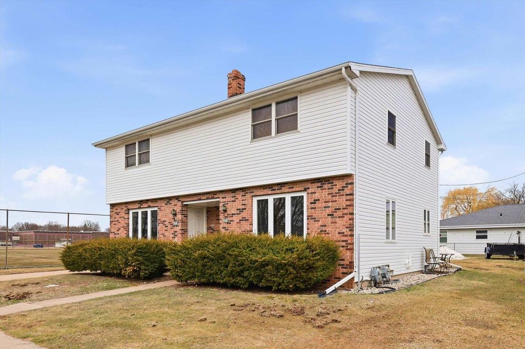 Photo of 606 E Florida AVENUE, Appleton, WI 54911 (MLS # 50323128)
