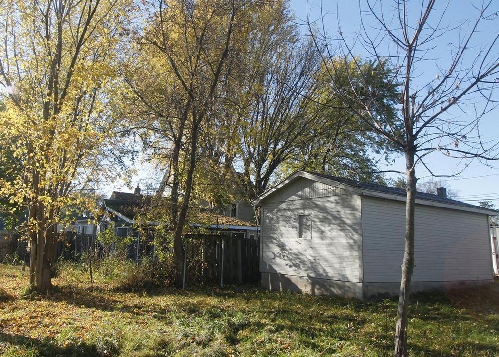 Photo of 72 S Main STREET, Montello, WI 53949 (MLS # 2011471)