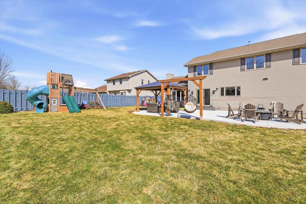 Photo of 1520 Turtle Dove TRAIL, De Pere, WI 54115 (MLS # 50322931)