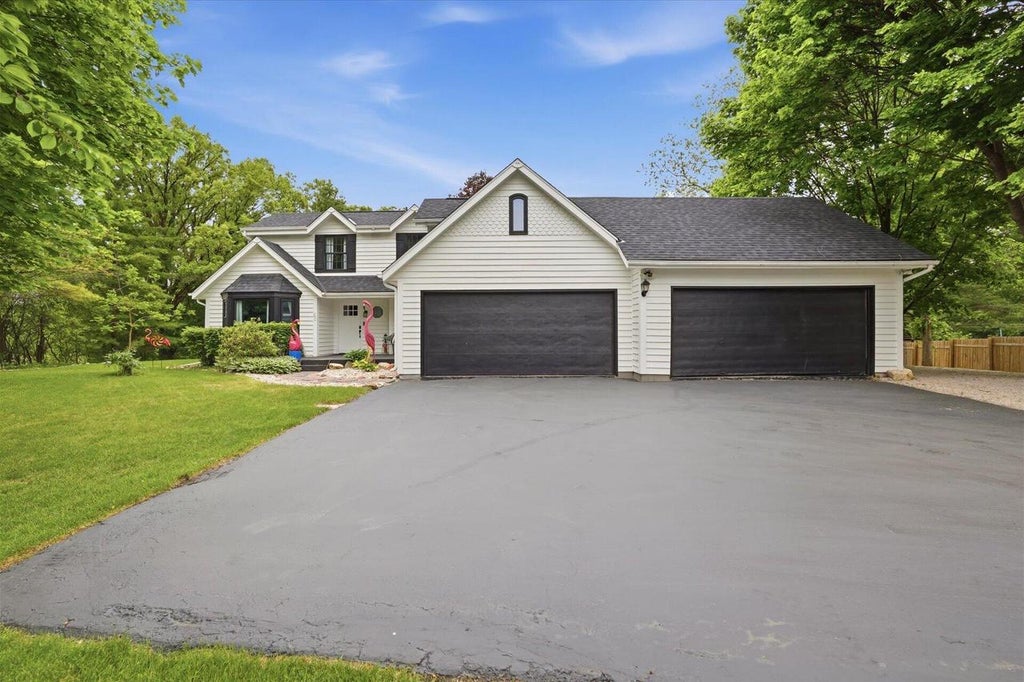 Photo of 423 Bron Derw COURT, Wales, WI 53183 (MLS # 1964164)