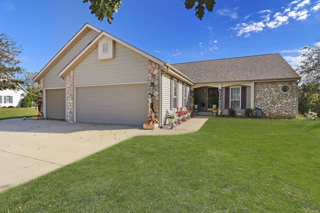 Photo of 7041 Town Line ROAD, Waterford, WI 53185 (MLS # 1939057)