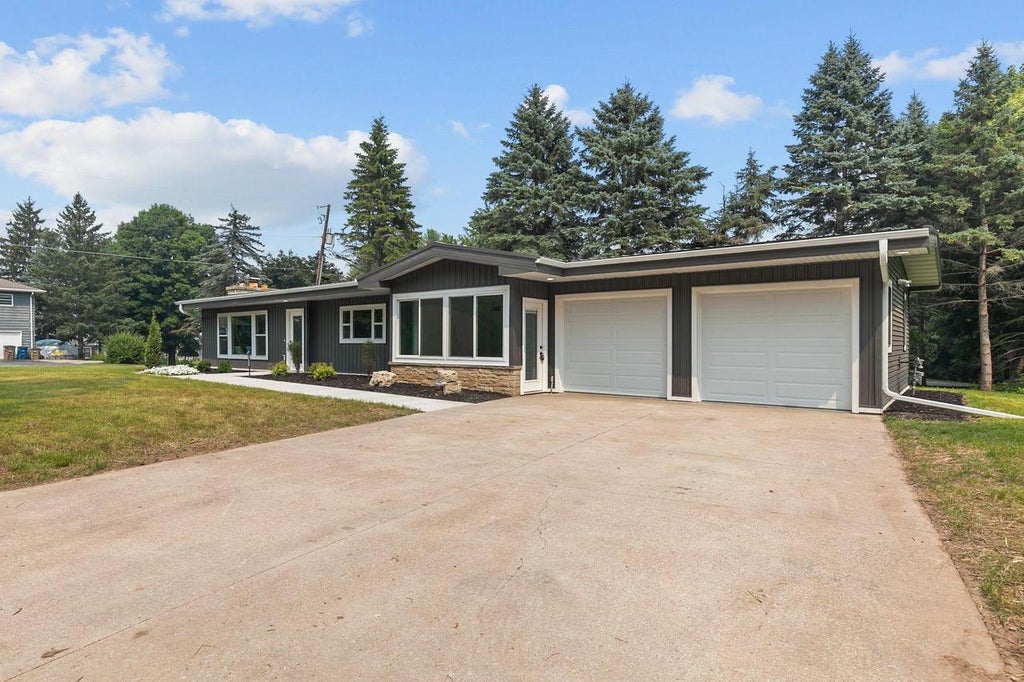 Photo of 1900 Leonard Point ROAD, Oshkosh, WI 54904 (MLS # 50329229)