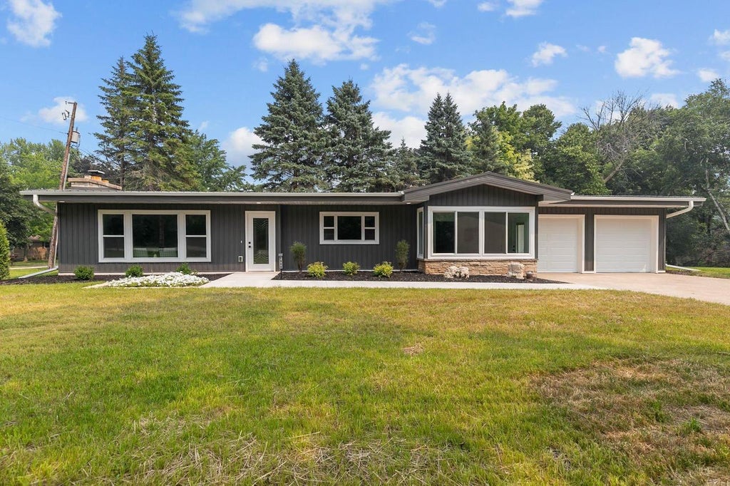 Photo of 1900 Leonard Point ROAD, Oshkosh, WI 54904 (MLS # 50329229)