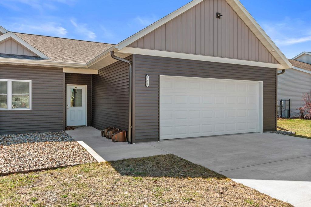 Photo of 5797/5799 Sandpiper DRIVE, Stevens Point, WI 54482 (MLS # 22601513)
