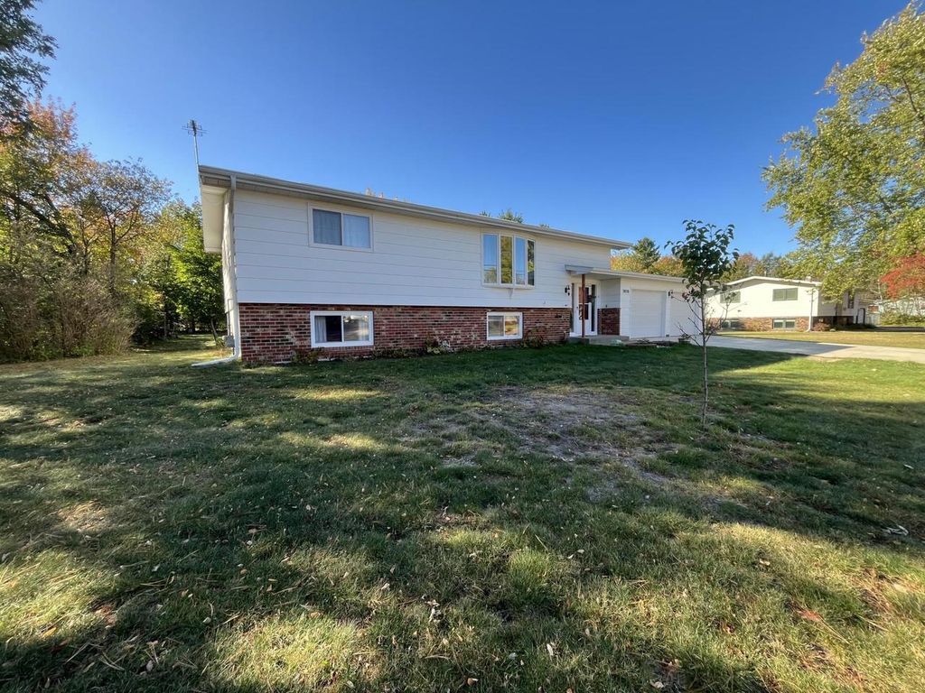 Photo of 3020 Amundson STREET, Wisconsin Rapids, WI 54494 (MLS # 22504966)