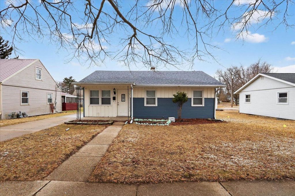 Photo of 1406 S Grant AVENUE, Janesville, WI 53546 (MLS # 2016991)