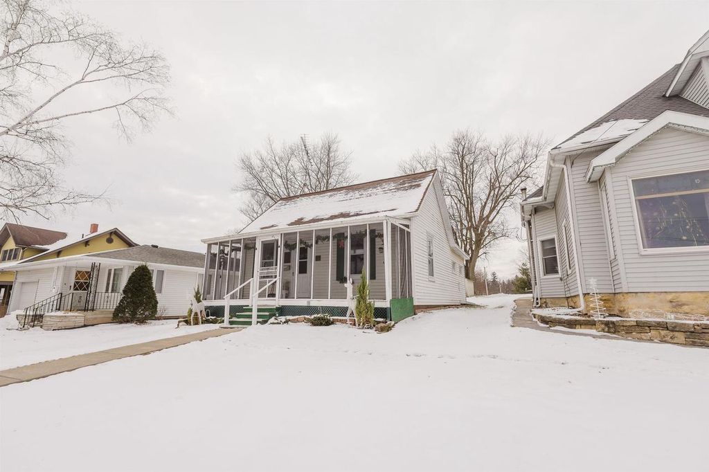 Photo of 611 S Wisconsin STREET, Mineral Point, WI 53565 (MLS # 2014346)