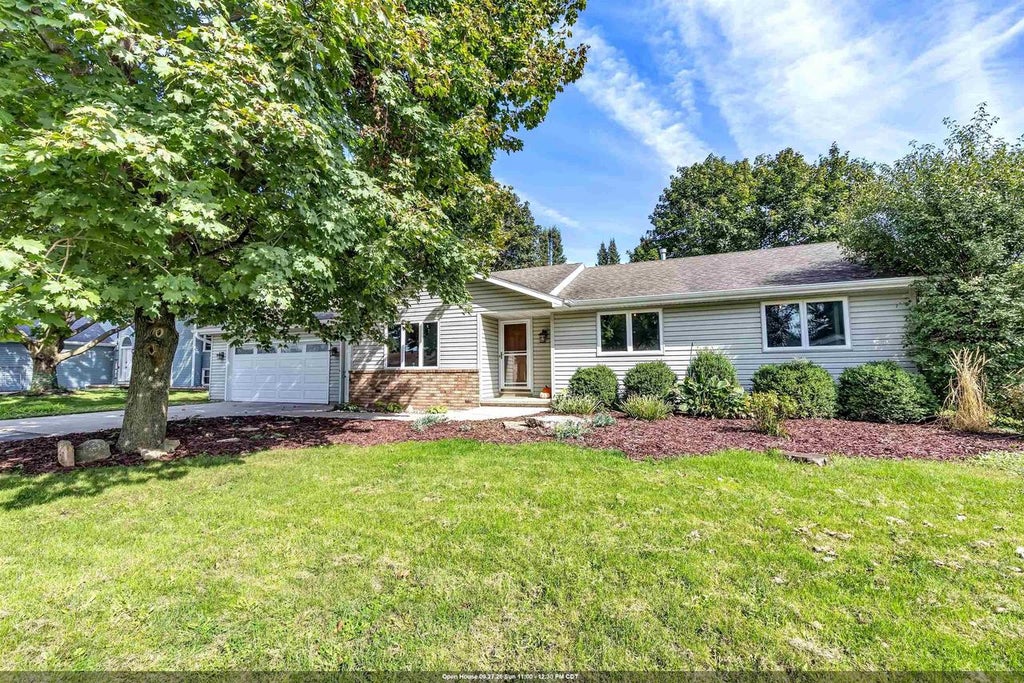 Photo of 610 S Wild Rose LANE, Appleton, WI 54914 (MLS # 50333261)