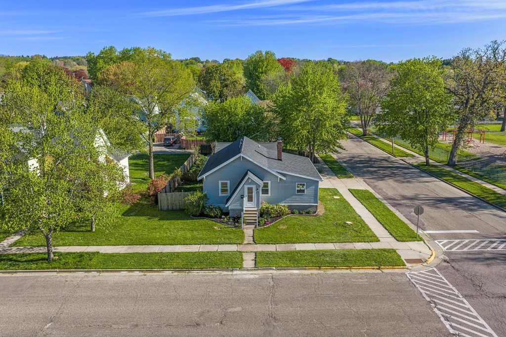 Photo of 431 5th STREET, Baraboo, WI 53913 (MLS # 2023136)