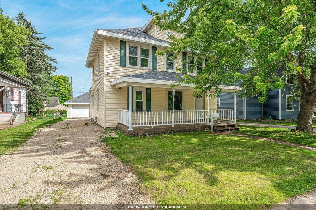 Photo of 172 N Main STREET, Clintonville, WI 54929 (MLS # 50328677)
