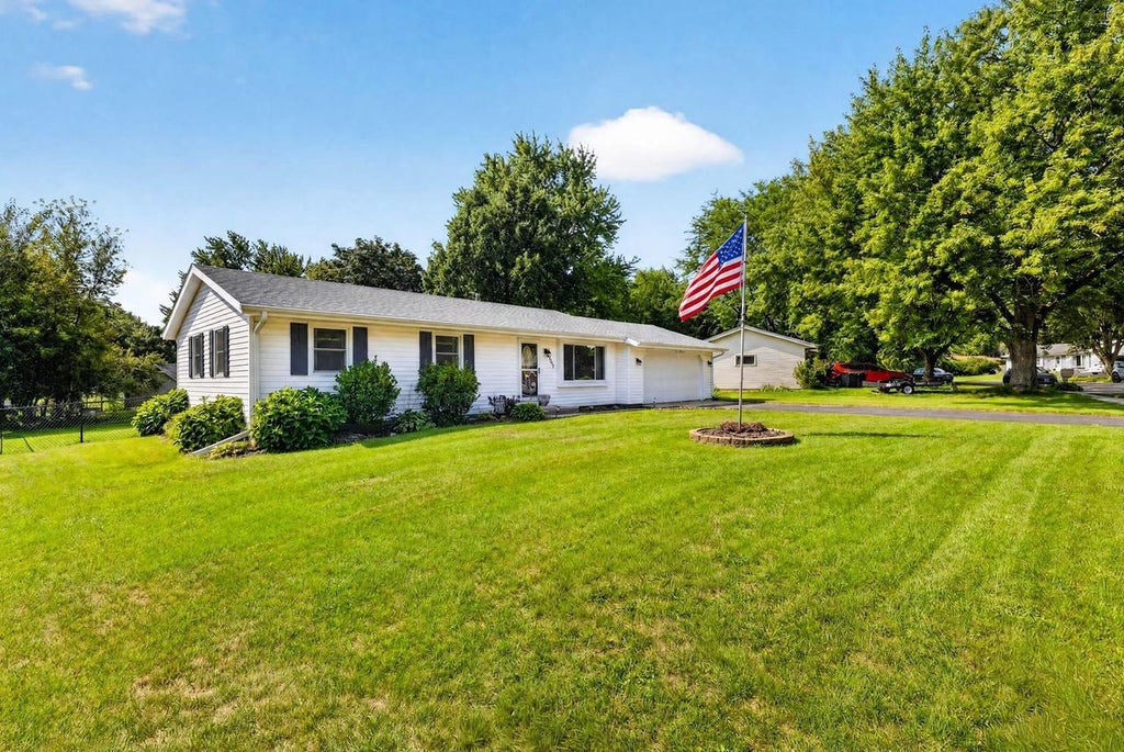 Photo of 1335 Johnson STREET, Stoughton, WI 53589 (MLS # 2031293)