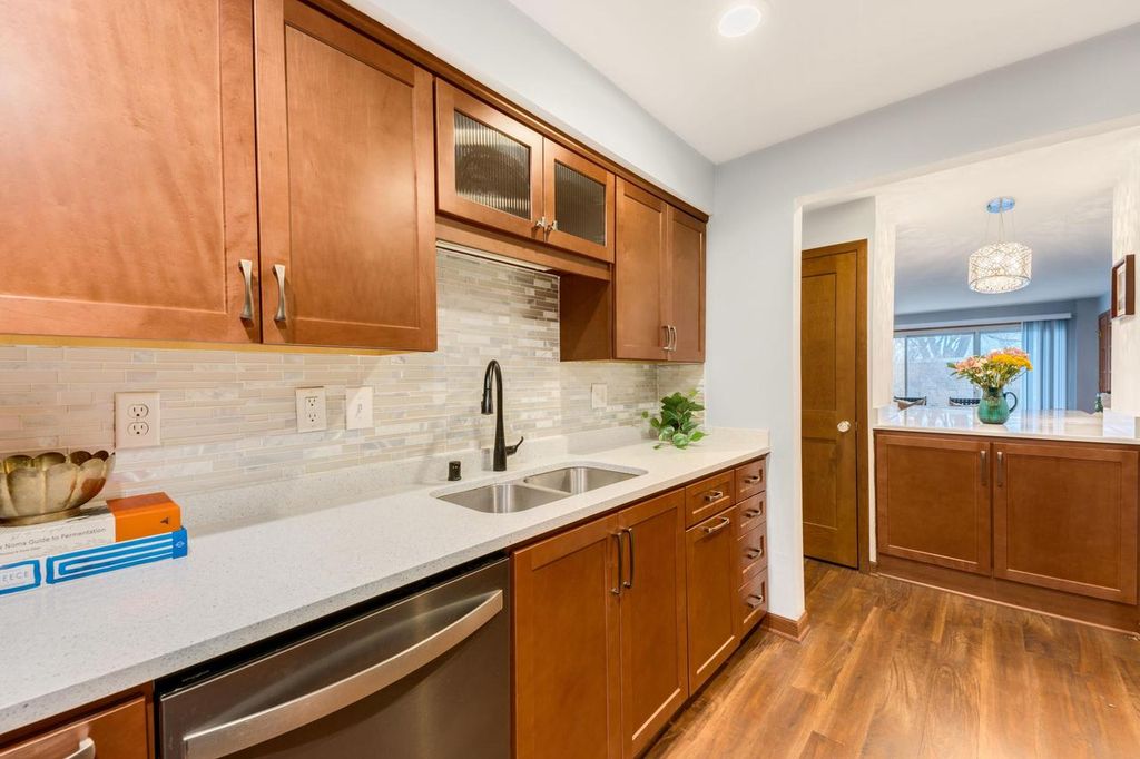 Photo of 2525 S Shore DRIVE #1D, Milwaukee, WI 53207 (MLS # 1946671)