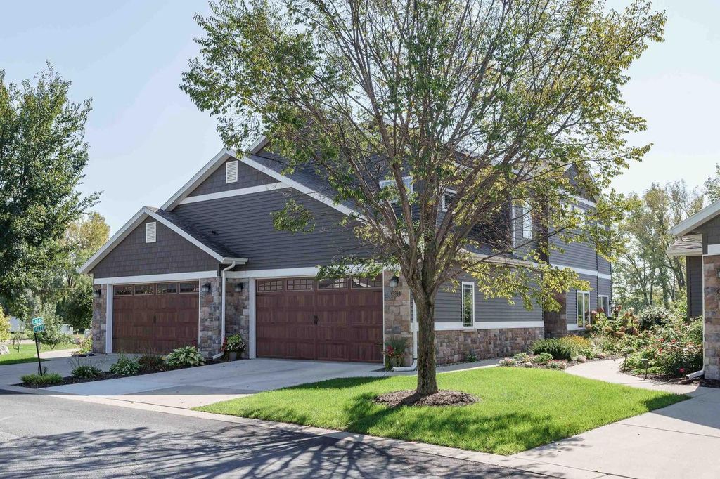 Photo of 4237 Cortland COURT, Windsor, WI 53598 (MLS # 2016602)