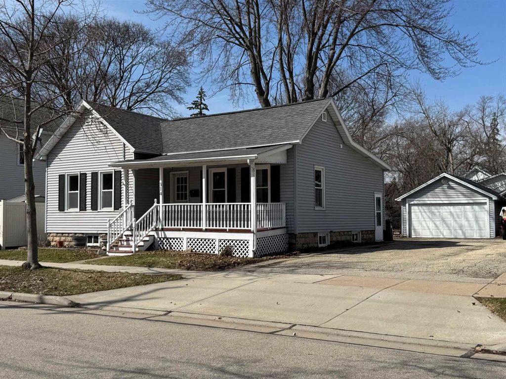 Photo of 314 E Winnebago STREET, Appleton, WI 54911 (MLS # 50323982)