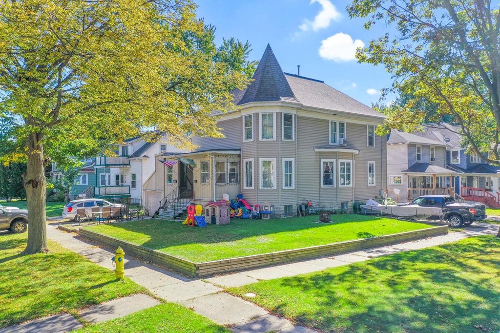 Photo of 617 Phoebe STREET, Green Bay, WI 54303 (MLS # 50333922)