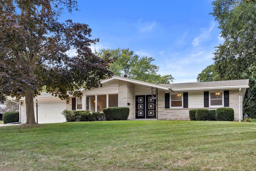 Photo of 3455 S Russel ROAD, New Berlin, WI 53151 (MLS # 1978168)