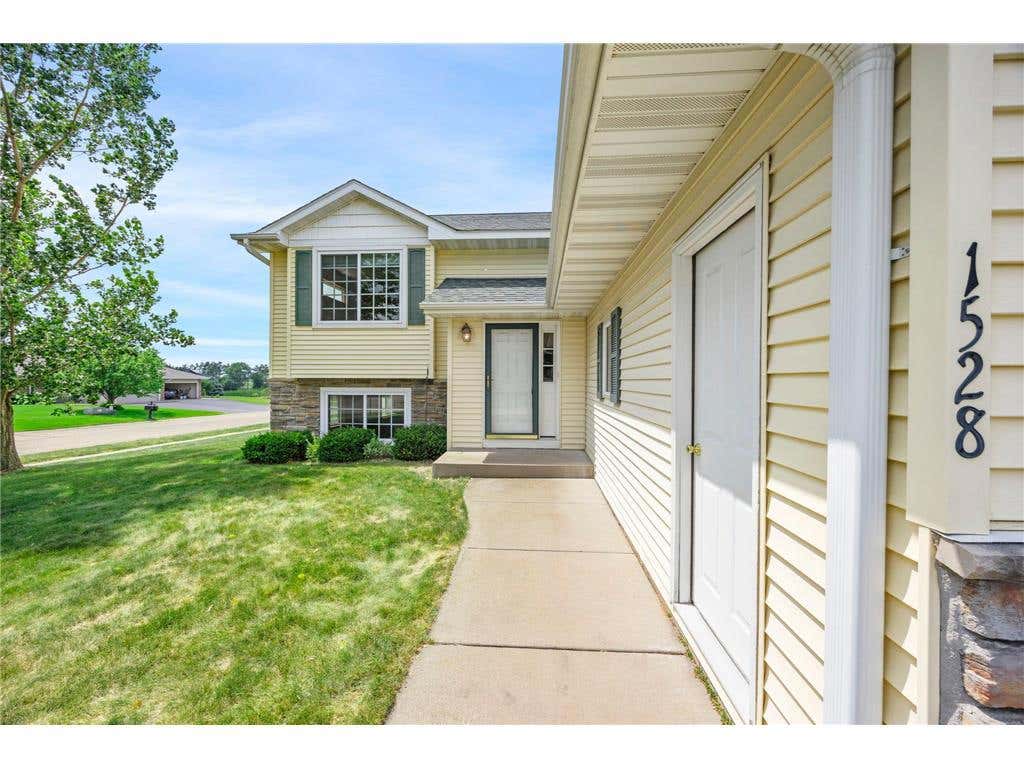 Photo of 1528 Sequoia LANE, New Richmond, WI 54017 (MLS # 7113466)