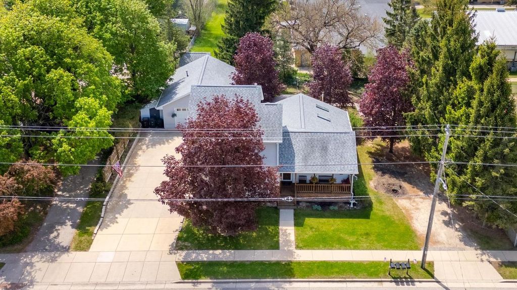 Photo of 605 Maple STREET, Palmyra, WI 53156 (MLS # 50325375)