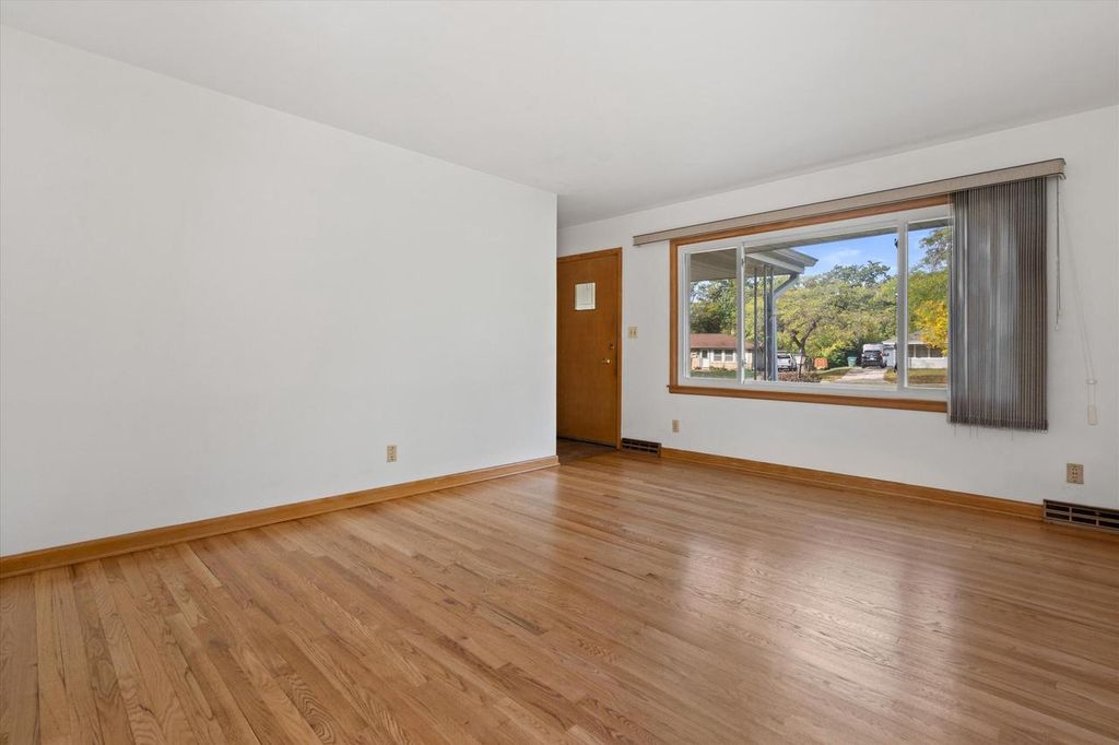 Photo of 5550 Oakwood COURT, Greendale, WI 53129 (MLS # 1937609)