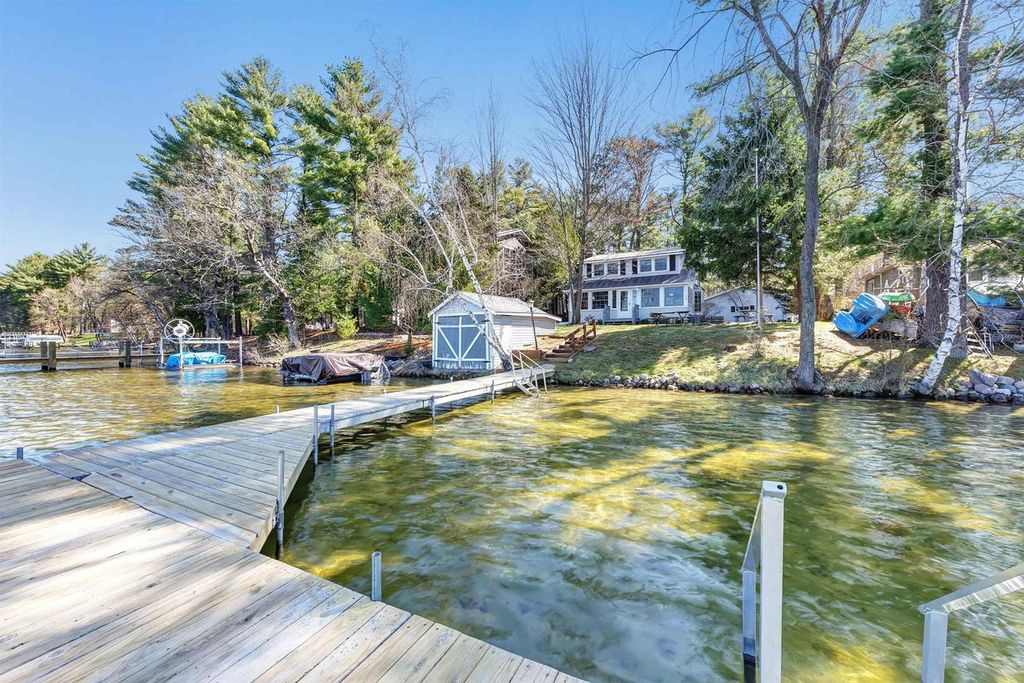 Photo of N2311 Long Cove DRIVE, Waupaca, WI 54981 (MLS # 22601774)