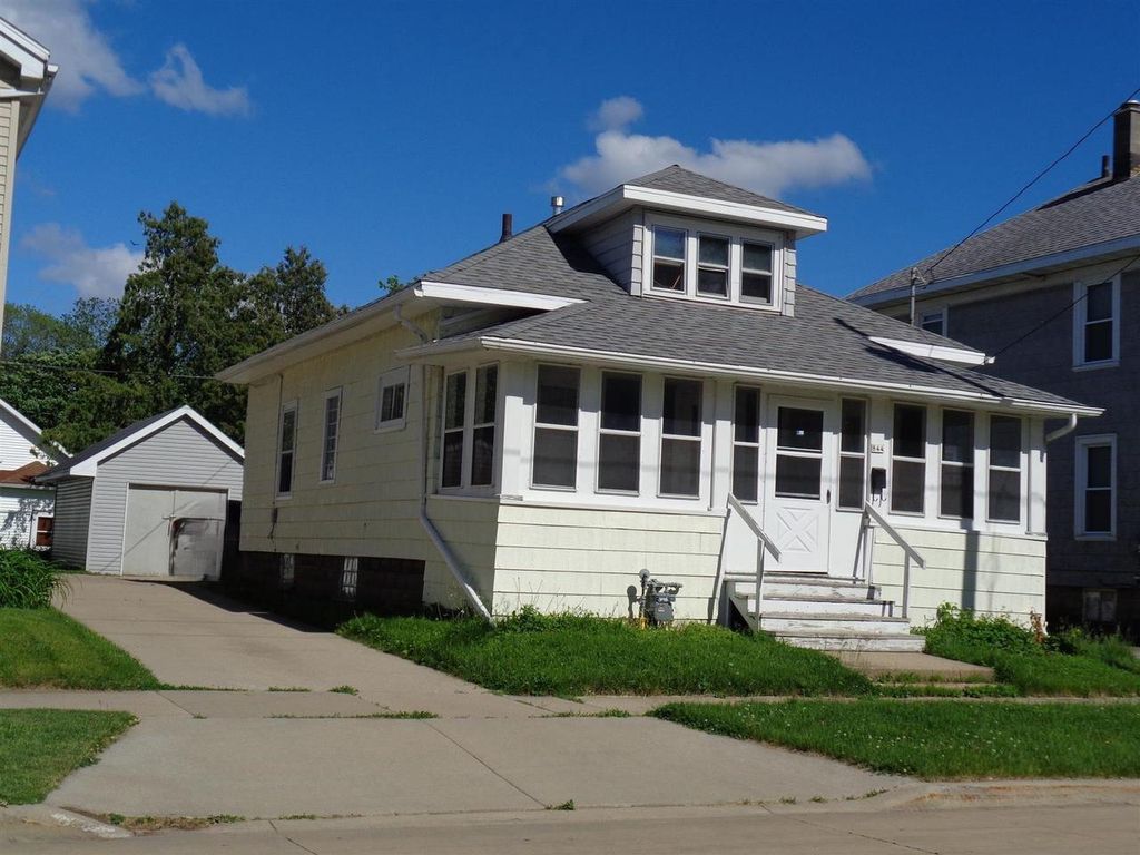 Photo of 844 Frederick STREET, Oshkosh, WI 54901 (MLS # 22505309)
