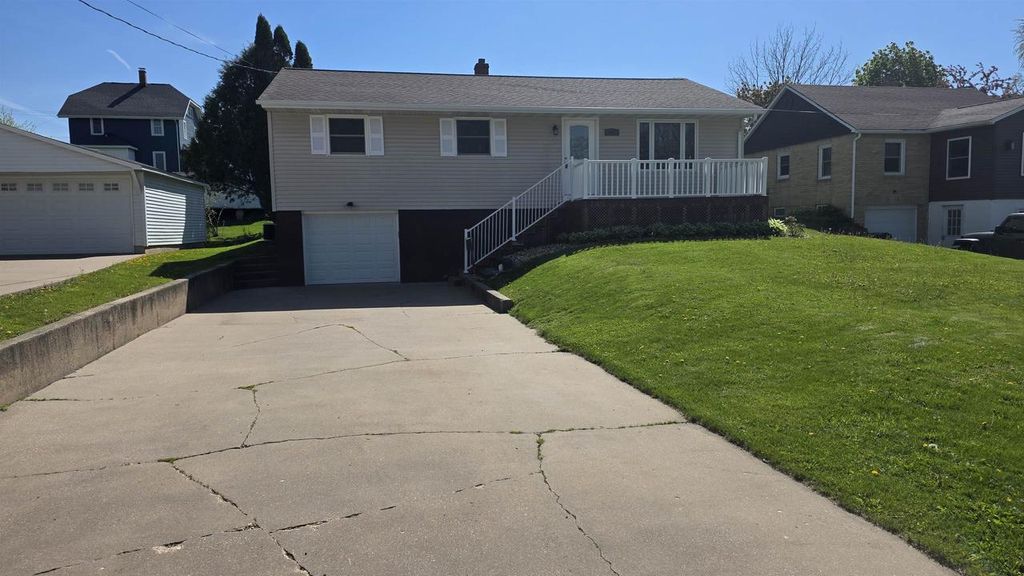 Photo of 500 S Jefferson STREET, Lancaster, WI 53813 (MLS # 2022435)