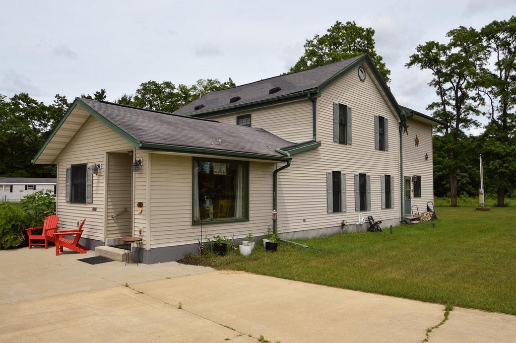 Photo of 33305 Oak STREET, Lone Rock, WI 53556 (MLS # 2025911)