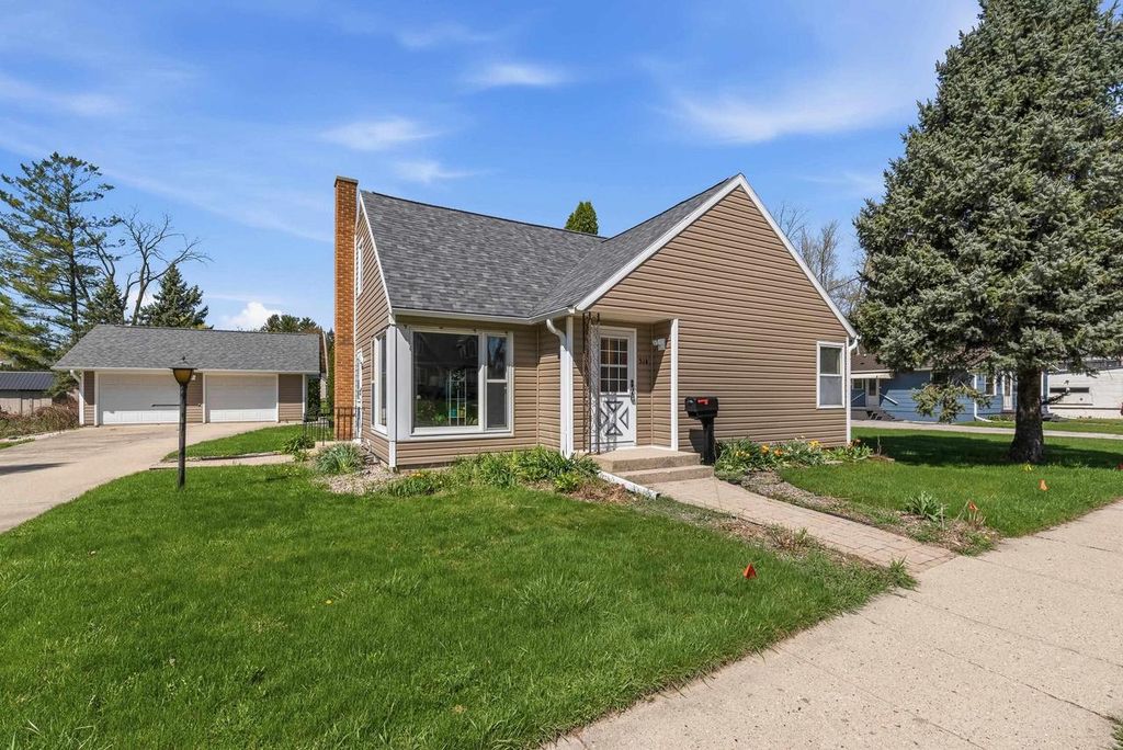 Photo of 514 S University AVENUE, Beaver Dam, WI 53916 (MLS # 2021288)