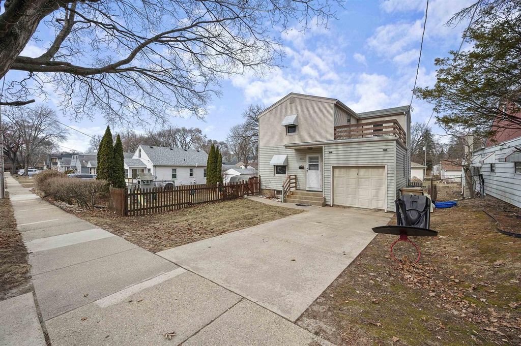 Photo of 1842 Northwestern AVENUE, Madison, WI 53704 (MLS # 2017944)