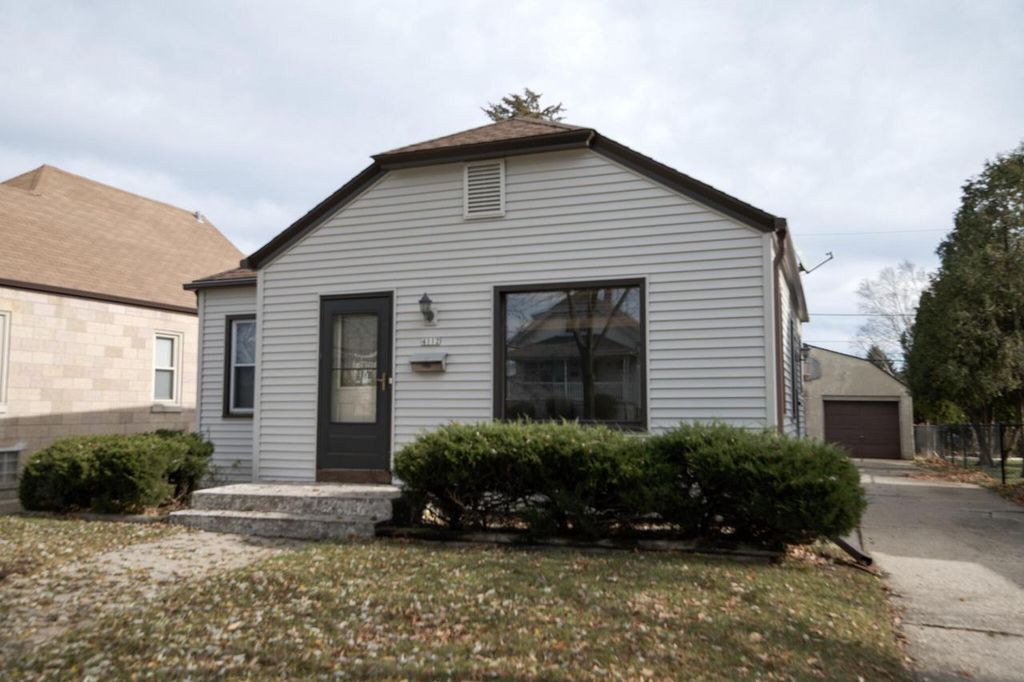 Photo of 4112 S Burrell STREET, Milwaukee, WI 53207 (MLS # 1943491)