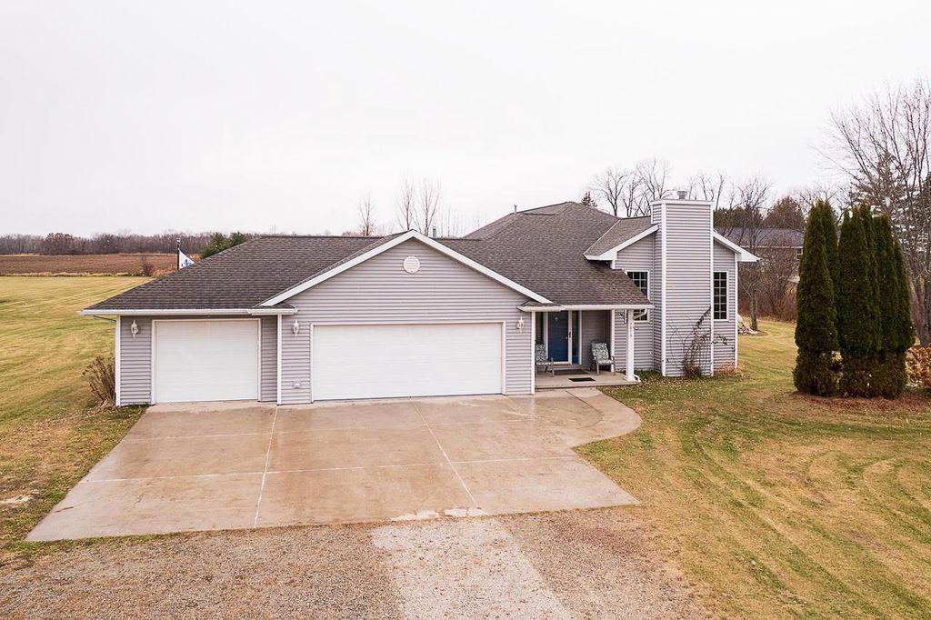 Photo of N7879 County Road U, Oneida, WI 54155 (MLS # 50318899)