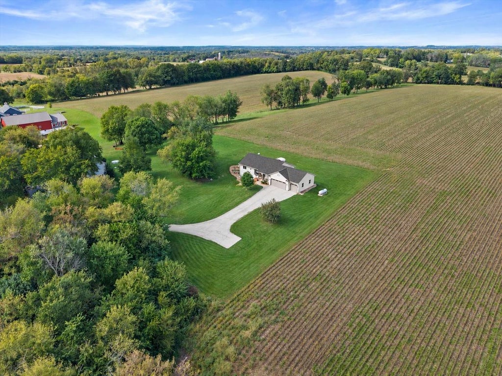 Photo of W4234 Spruce DRIVE, Watertown, WI 53094 (MLS # 2033279)