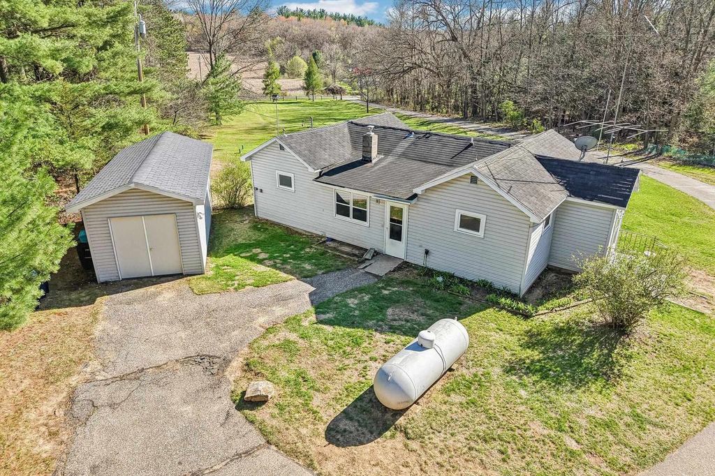 Photo of 1118 Gem DRIVE, Wisconsin Dells, WI 53965 (MLS # 2021688)