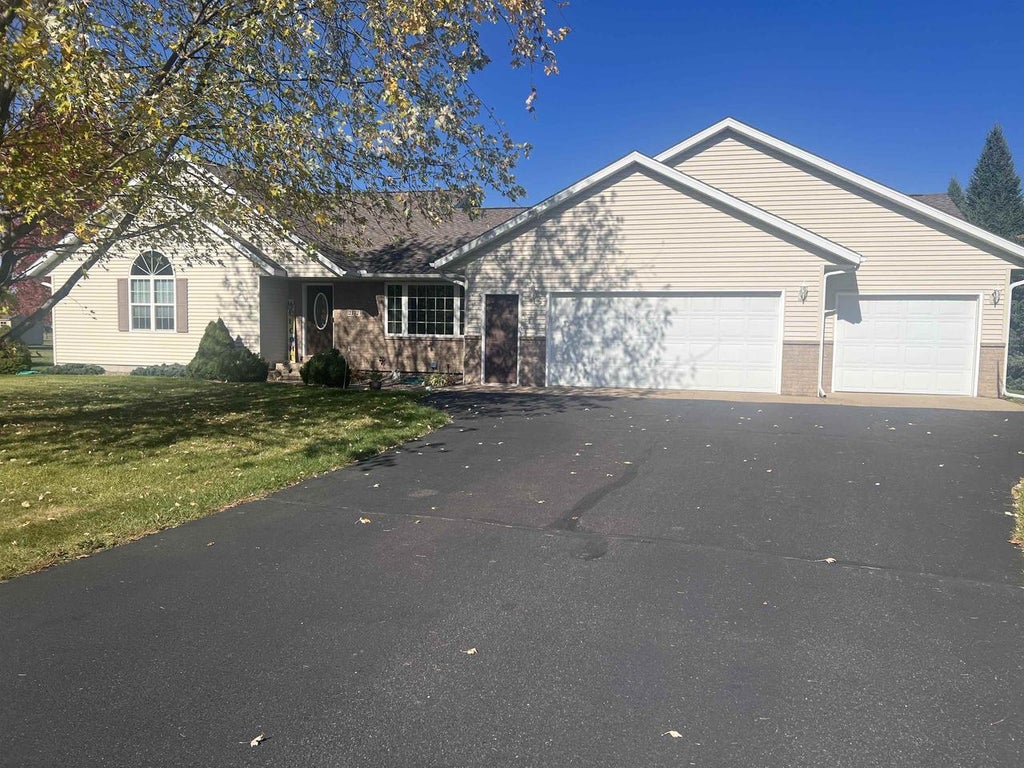 Photo of 2172 Oregon TRAIL, Kronenwetter, WI 54455 (MLS # 22603873)