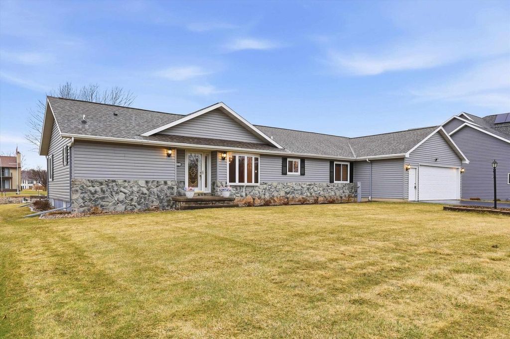 Photo of 5235 Chesapeake COURT, Oshkosh, WI 54901 (MLS # 50323027)